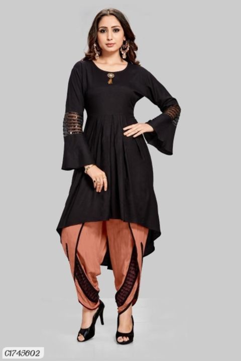 Woman's kurta sets uploaded by Zoya fashion group on 4/7/2022