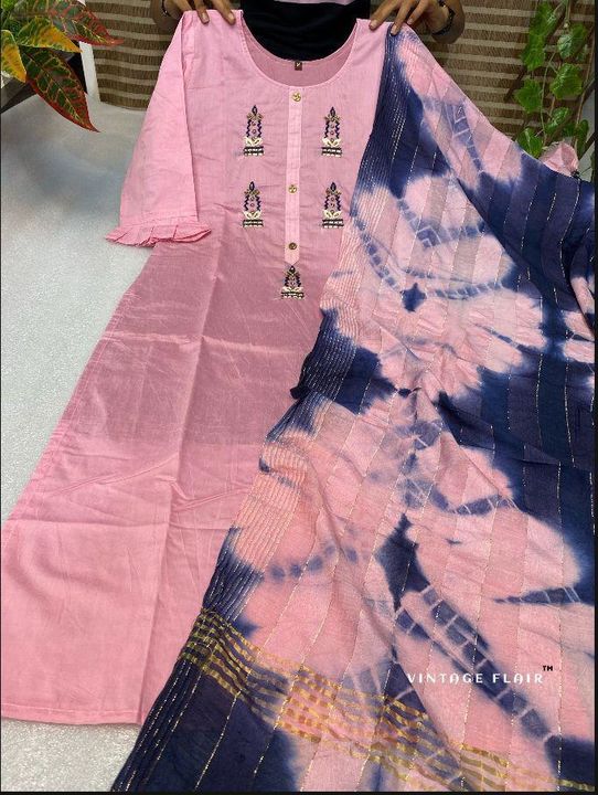 Post image Cottkn fabric beautiful khatli &amp; Resham handwork Ensemble on yoke .Paired up with tie die printed Duppata 
Size 38 To 44
#MRP(₹) 699 free⛵️
Ready To Ship