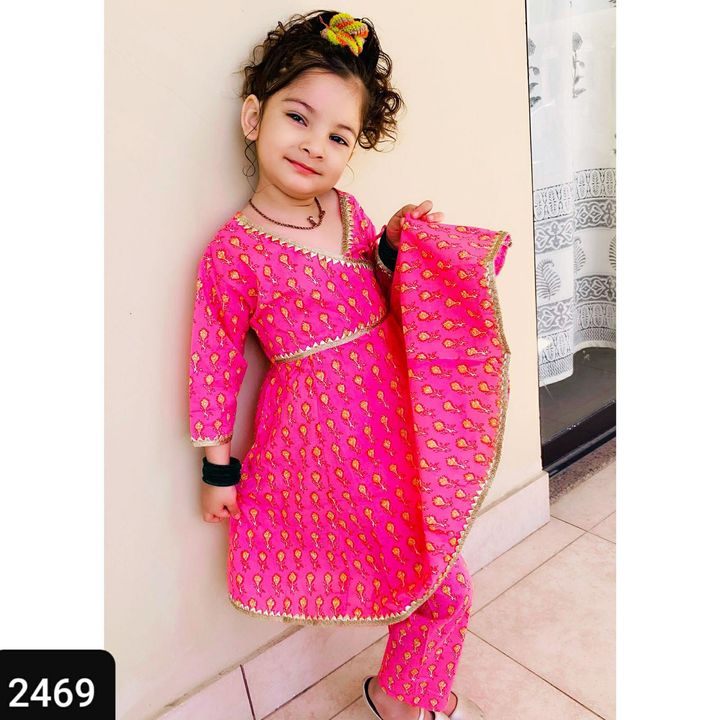 Post image *🔥🔥NEW LAUNCH🔥🔥*
*Kurti set for girls*
Fabric- cotton
*650/- free shipping each*
6-12m/1-1.5/1.5-2/2-3/3-4/4-5/5-6 yrs available