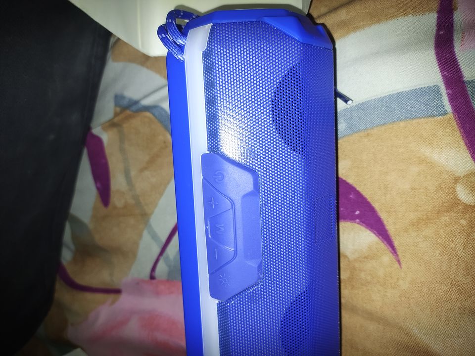 A006 Bluetooth speaker uploaded by business on 4/11/2022