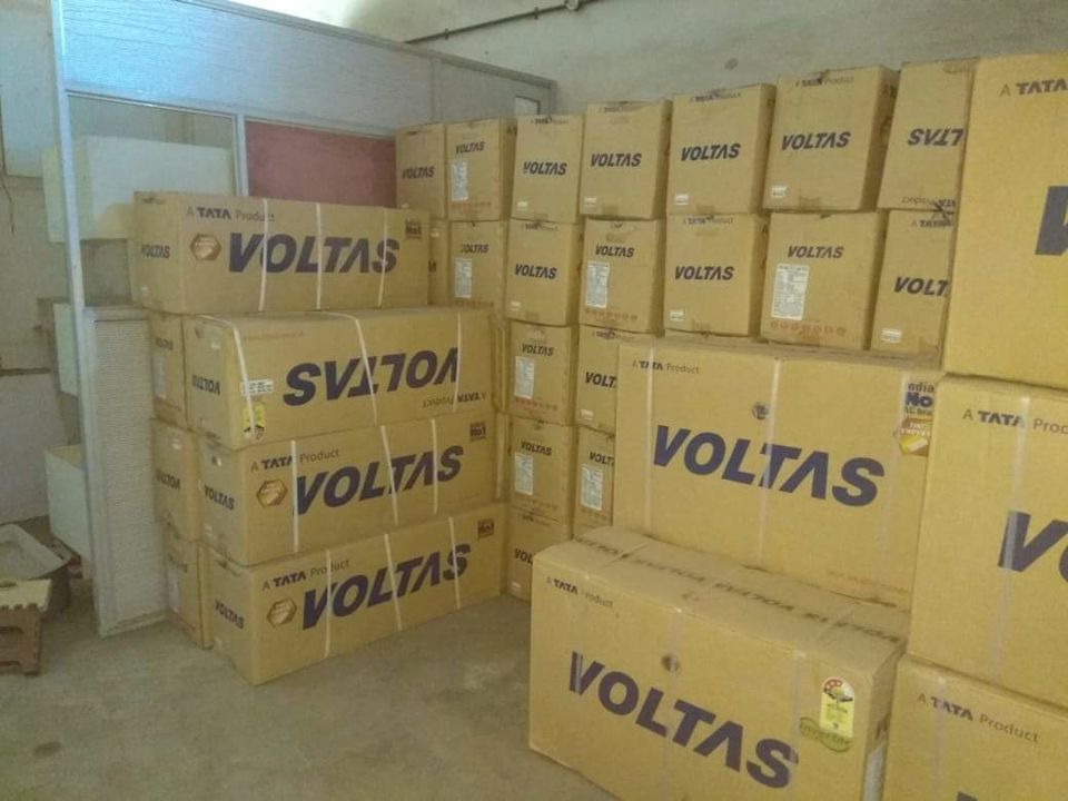 Post image Air conditioner ogenral voltas daikenMade in malasiya ipoted air conditioner