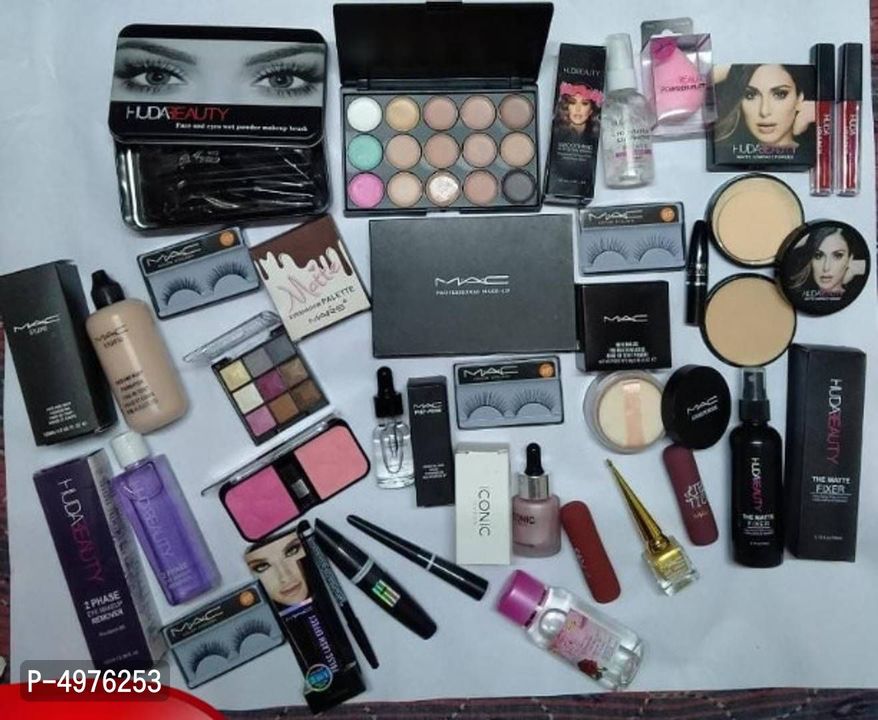Makeup kits uploaded by business on 4/12/2022