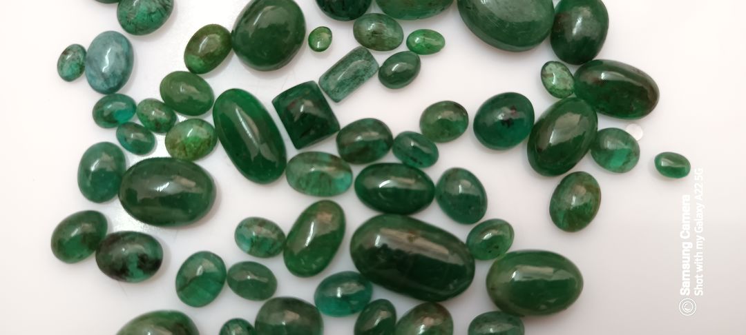 Post image Natural Emerald CabsGood quality 👌 Weight 141 carat