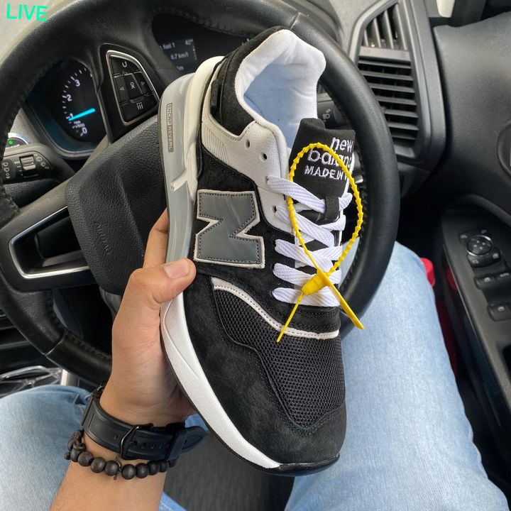 NEW BALANCE 997 uploaded by business on 4/13/2022