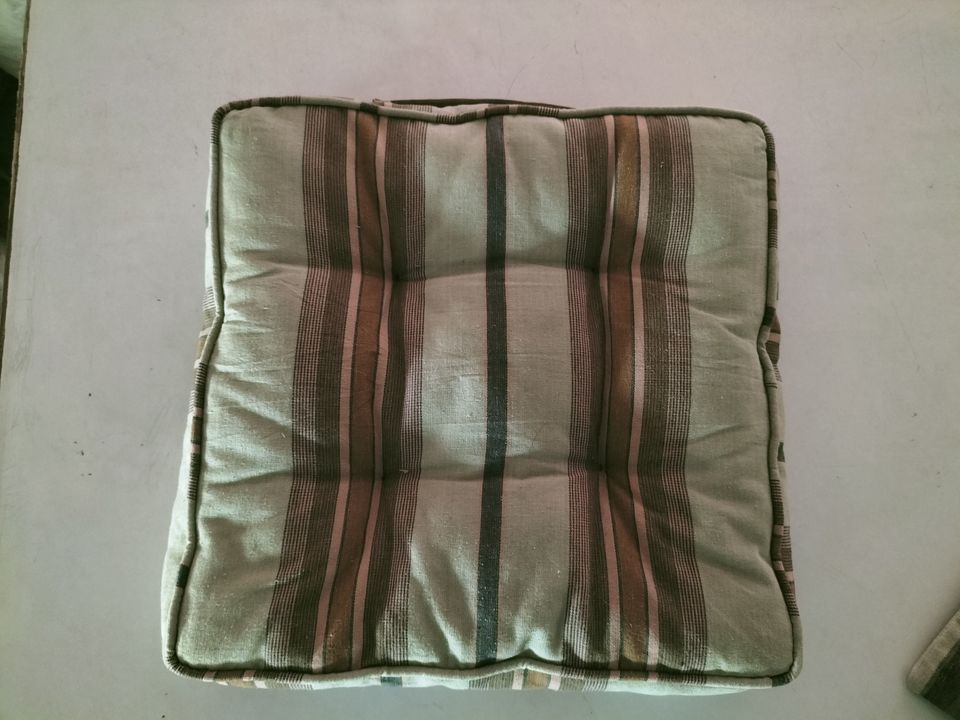 Box cushion uploaded by Vibifabric on 4/17/2022