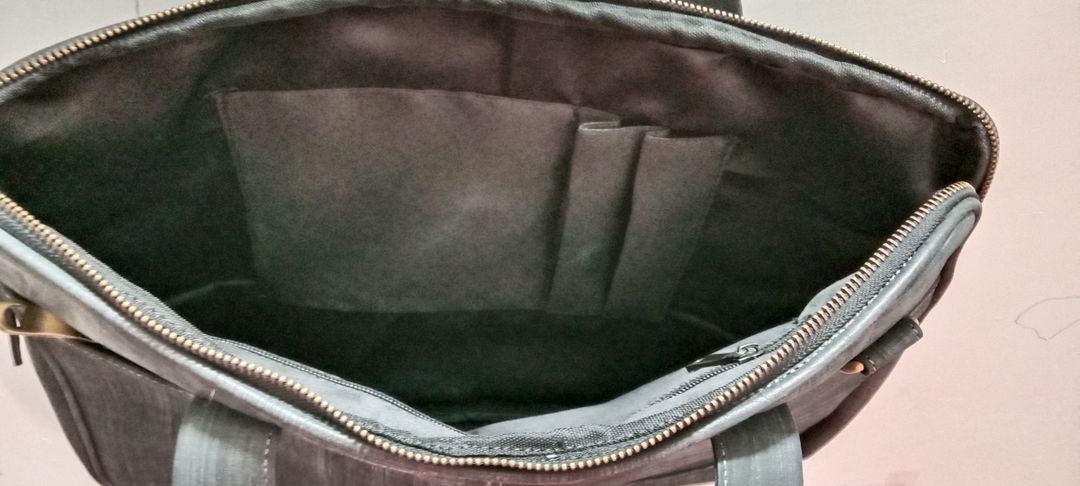  100% genuine leather laptop bag uploaded by Mirzan Leather crafts on 4/17/2022