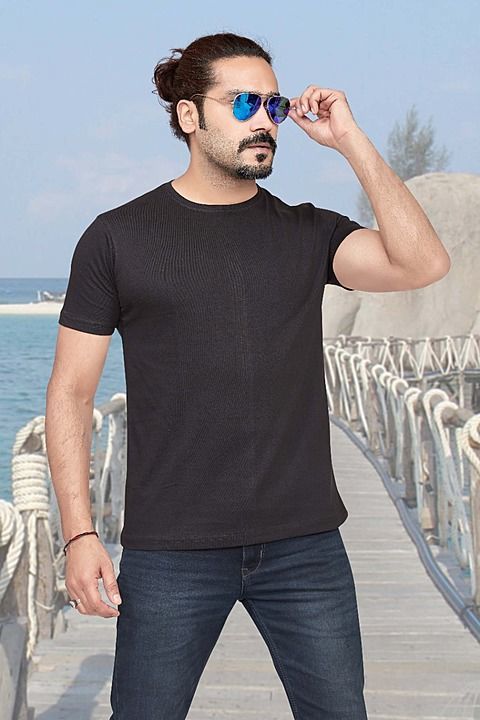 Men's Round Neck Black Tshirt uploaded by business on 10/20/2020