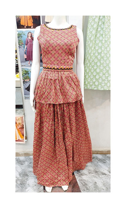 Product image with price: Rs. 3800, ID: crop-top-a33f0bce