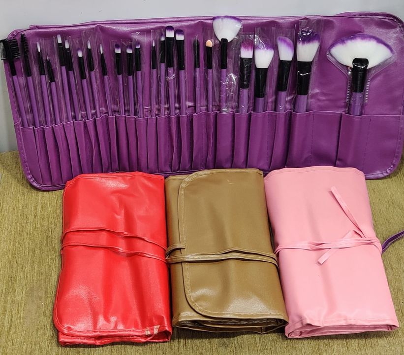 Heavy quality make up brush kit 24 pcs  uploaded by AGRAHARI TRADERS on 4/20/2022