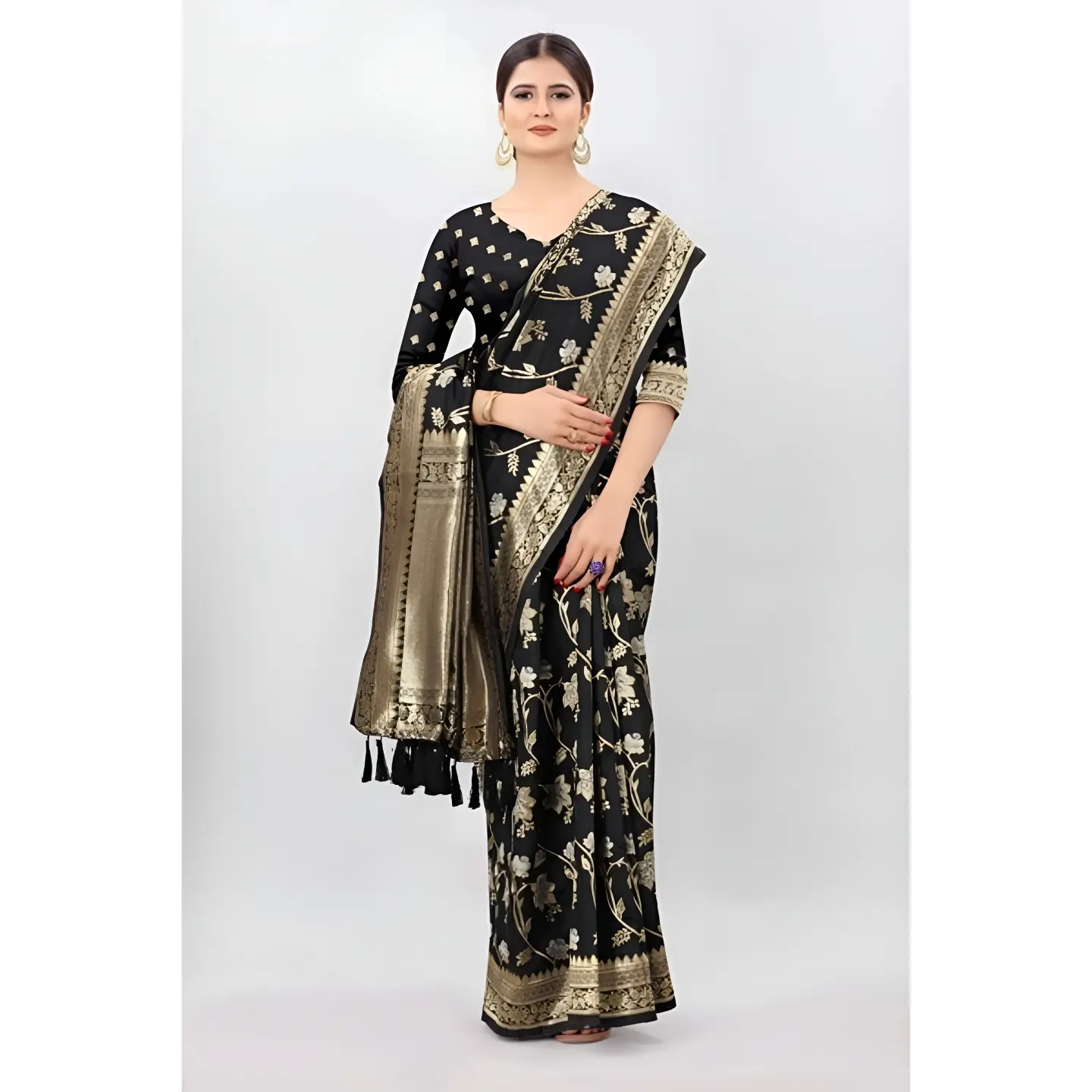 Weaving Kanjivaram Silk Sarees 💰Price - ₹499 (free delivery and COD available, get some discount uploaded by business on 4/21/2022