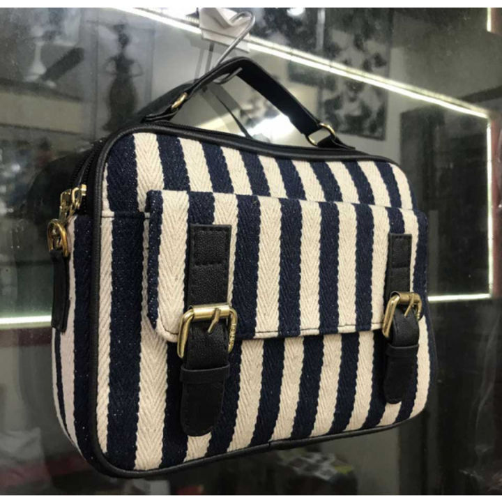 Fashionable Jacquard Patterned Sling Bag/Handbag For Women & Girls

 uploaded by Craferia Export on 4/22/2022