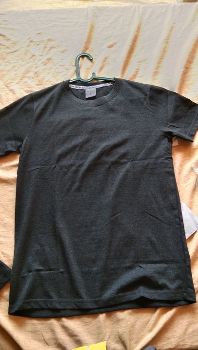 T shirt uploaded by कपड़े की दुकान on 4/23/2022