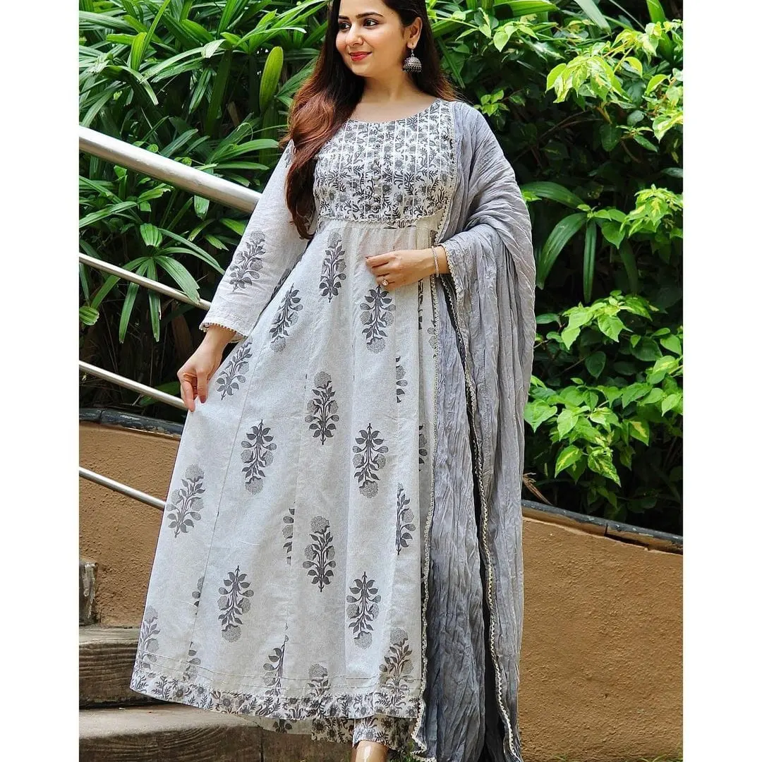 Product image with price: Rs. 695, ID: white-grey-anarkali-74ba946d