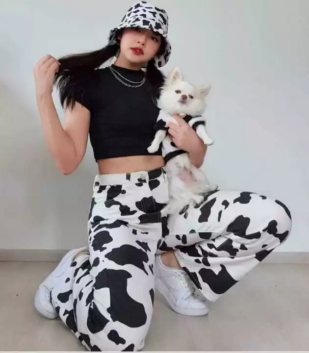 Crop top+ pant uploaded by business on 4/27/2022