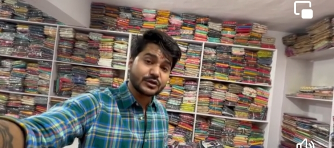 Warehouse Store Images of Laxmi Narayan Textiles