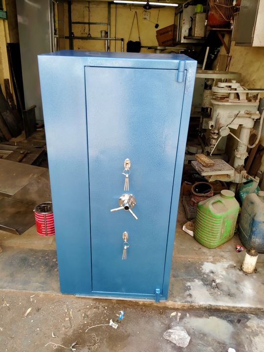 Seaf locker tijori uploaded by Vinod Steel and wooden furniture  on 4/28/2022