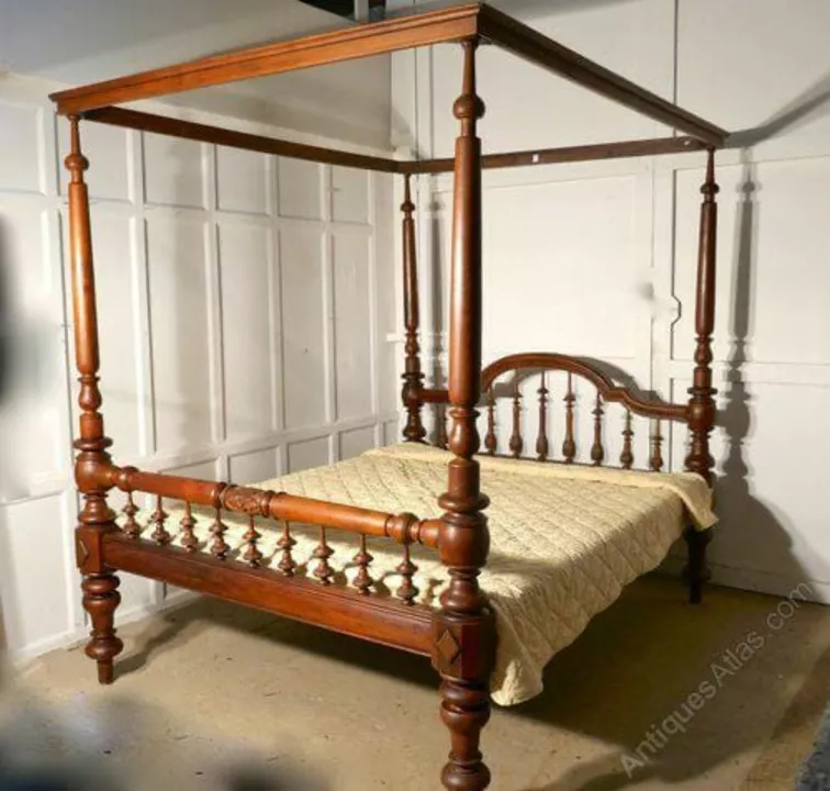 Antique bed uploaded by Kuttus kreation on 4/29/2022