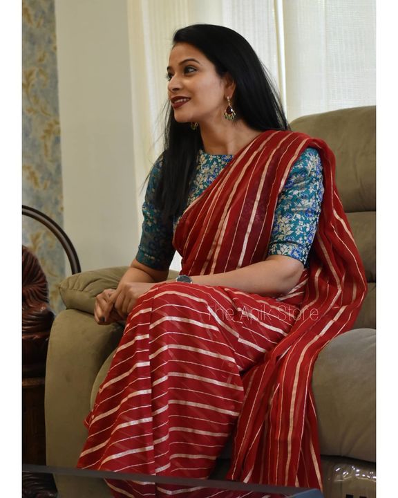 Post image Attractive Collection's🌾

Kota viscose silk saree with zari strips body

🧵🧵Length

Saree 5.5 meter
Blouse 1 meter

Price 999

🔚🔚🔚🔚