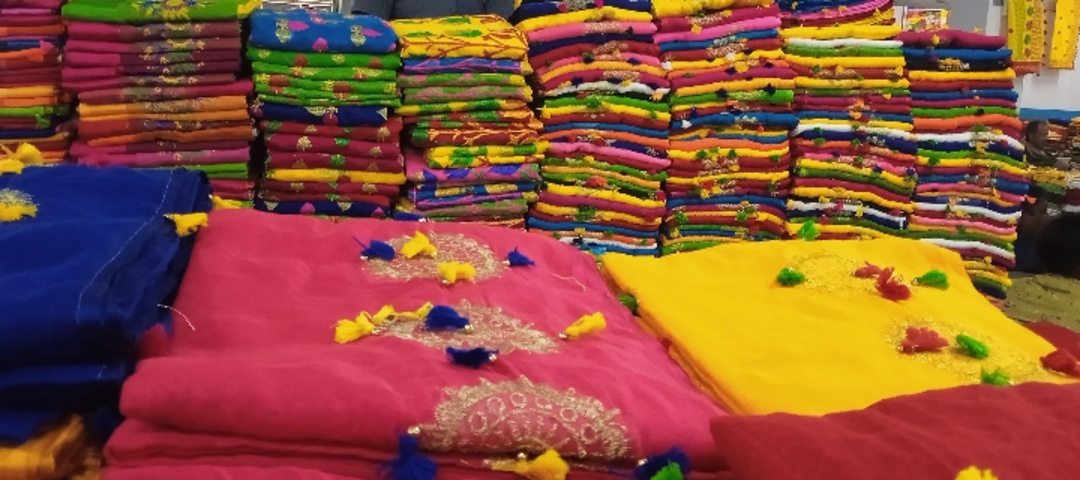 Factory Store Images of Lucky Saree Centre
