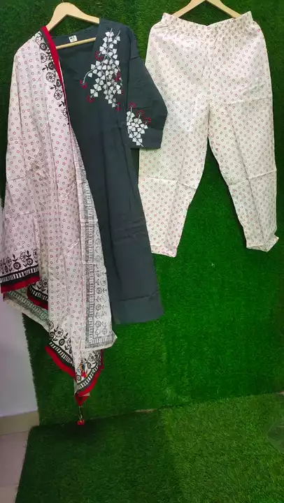 cotton 60*60 Fabrice quality very good kurti Emrodary work heavy Emrodary 😍😍 uploaded by Pari collection wholesale on 5/3/2022