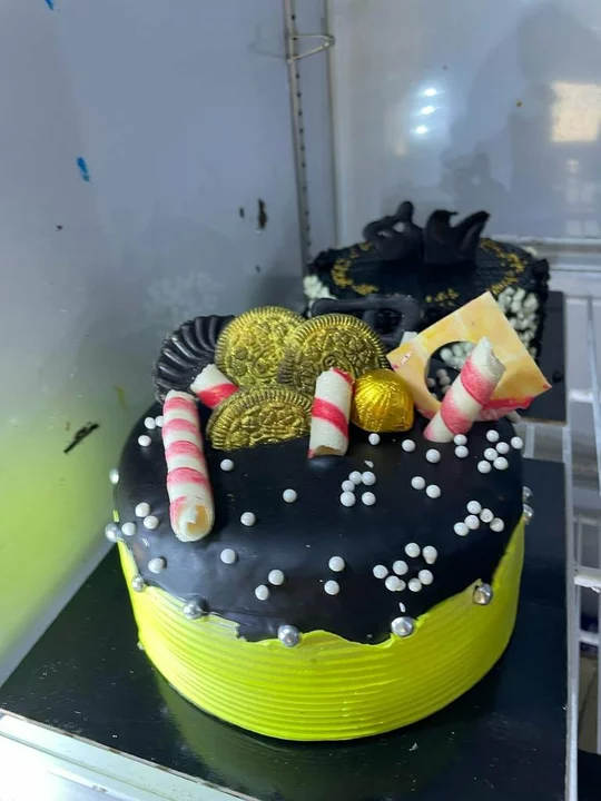 Dhruvi's cake 🎂 uploaded by Harsiddhi fashion  on 5/4/2022