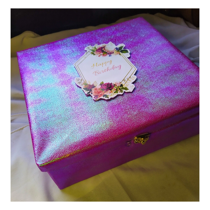 Gift Box✨ uploaded by Gifts and Cards on 5/13/2022