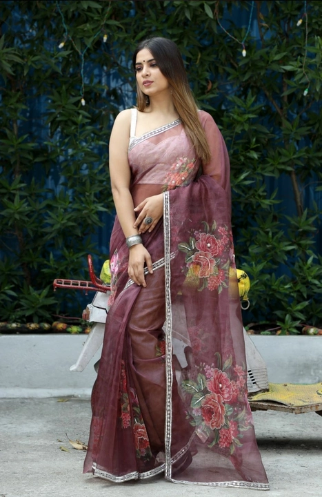 Product uploaded by Dresses , Handloom and democratic items on 5/14/2022