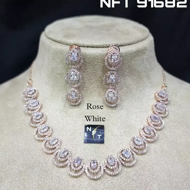 Post image Beautiful necklace set