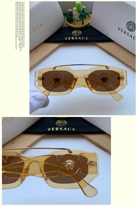 Versace uploaded by ah fashion on 5/17/2022