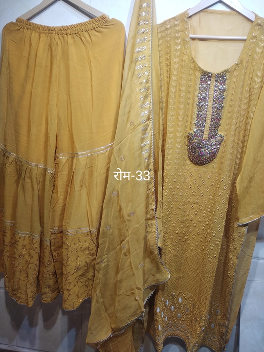 Beautiful garara suit uploaded by Sachdeva fab on 5/18/2022