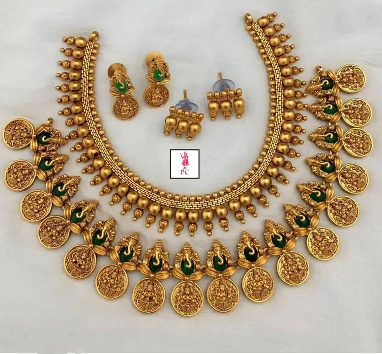 Jwellery set uploaded by Pragya collection on 5/21/2022