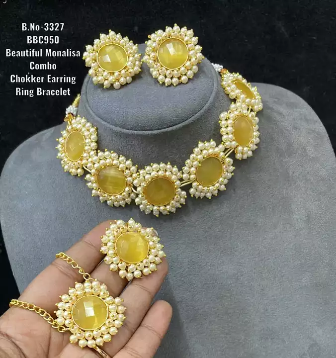 Choker set uploaded by Hira Collections on 5/29/2022