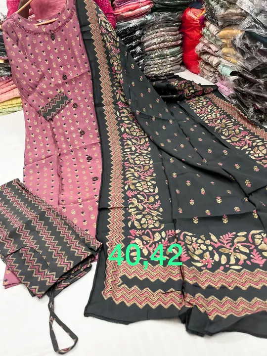 Post image RK KURTIZ NEW LAUNCH 
Beautiful pure muslin silk CHILLI BRAND Kurti with muslin pant and muslin Dupatta (full length) 
40,42,44,46 sizes available 
*1550/ship extra