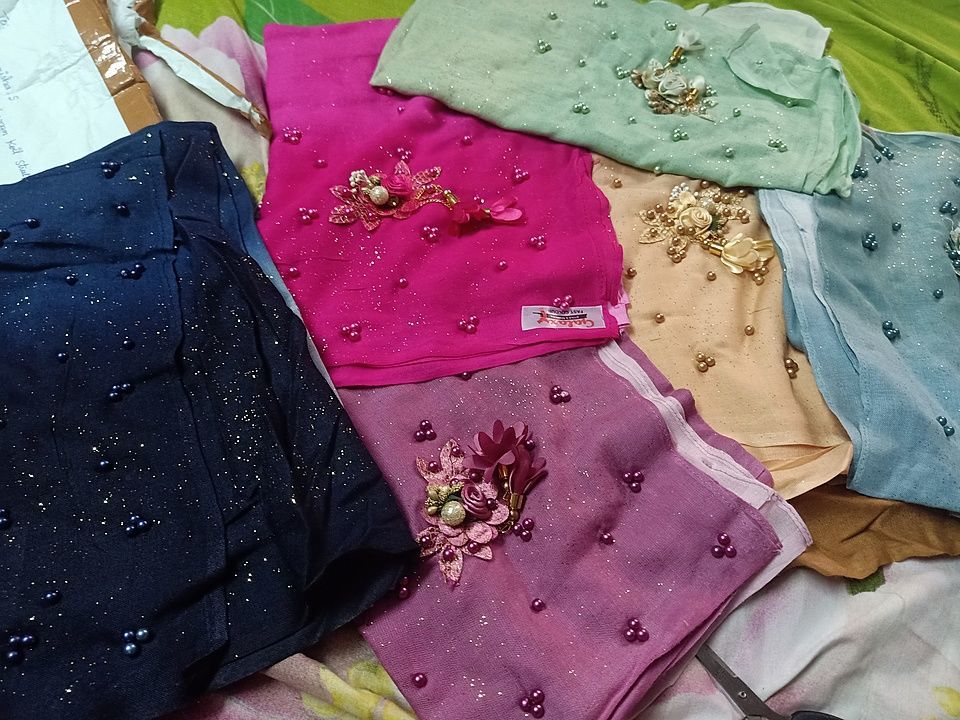 Fashionable shawls 💗 uploaded by Zulekha womans clothings on 10/29/2020