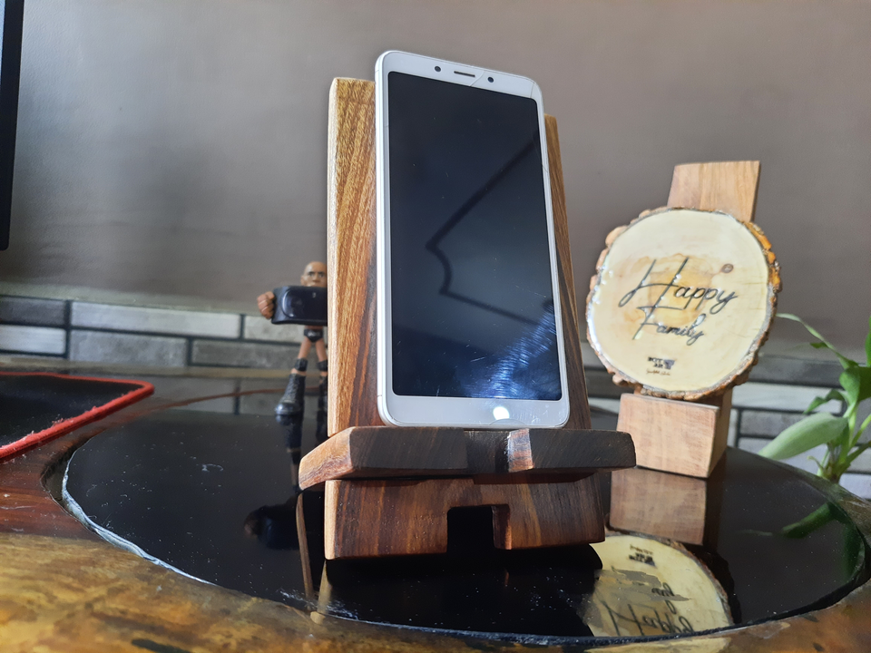 Teak wood phone stand uploaded by Bottart on 6/3/2022
