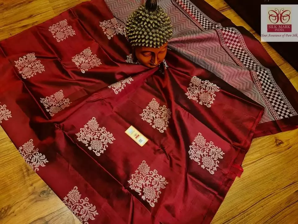 Post image ༺꧁ RITIKA'S PRESENTS MOST HIT SILK WEAVING SAREE꧂༻         *DN- FB*
FABRIC :- SOFT LICHI SILK CLOTH.
BLOUSE:- LICHI SILK WITH EXCLUSIVE SQUARE JACQUARD WEAVING.
DESIGN :- BEAUTIFUL RICH PALLU &amp; COPAR ZARI WEAVING ON ALL OVER THE SAREE.
SPECIAL PRICE JUST 649+$
100% QUALITY PRODUCT 
YOUR STYLE. OUR SIGNATURE
READY TO SHIP