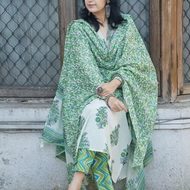 Post image *LOOK FRESH AND CHARMING IN OUR BLOCK MUGHAL BUTTA SUIT SET WHICH IS PERFECT FOR SUMMERS*
*PARIDHAN BY PRERNA COLLECTION'S EXCLUSIVE*
*PURE COTTON A -LINE KURTI WITH BLOCK PRINT MUGHAL BUTTA ALL OVER IT*
*PURE COTTON STRIPED PANTS*
*FULL SIZE JAAL DUPATTA*
SIZE: 38-40-42-44
PRICE: 1500 FREE SHIPPING
*READY TO DISPATCH*