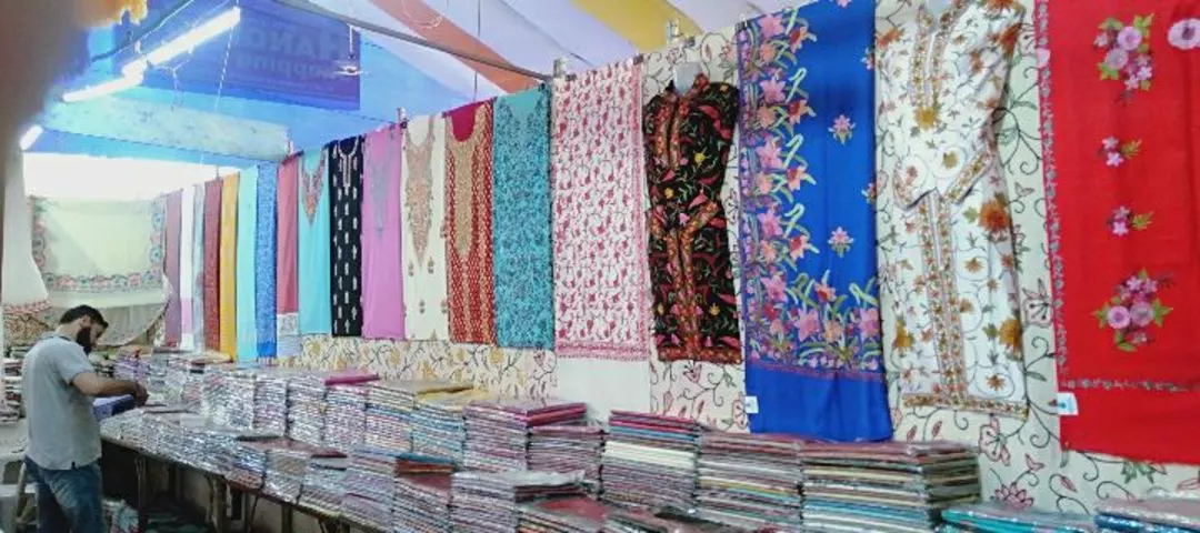 Factory Store Images of Handloom Shawl Factory