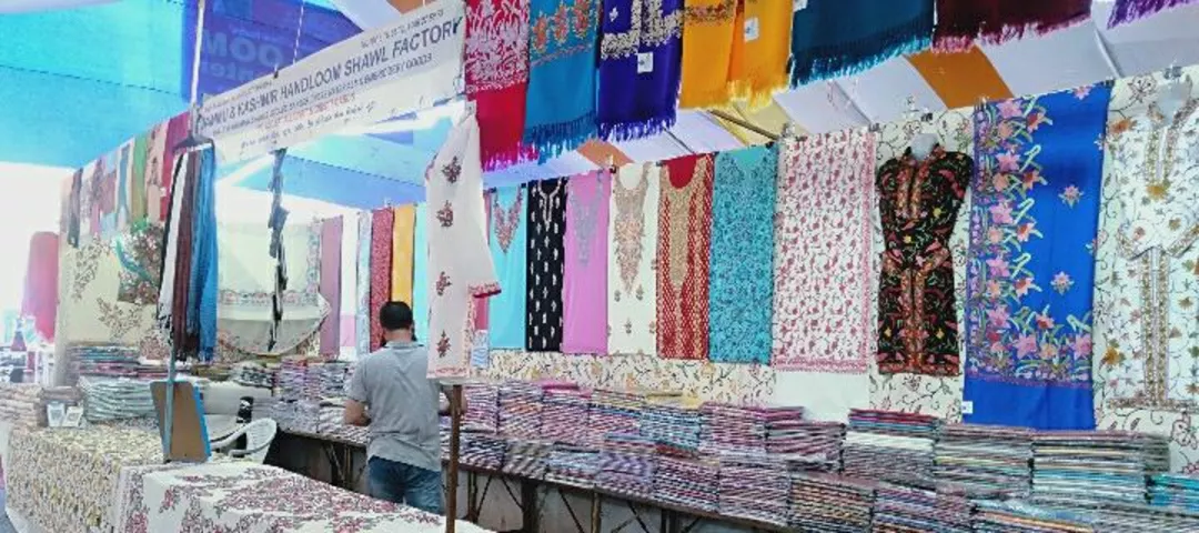 Shop Store Images of Handloom Shawl Factory