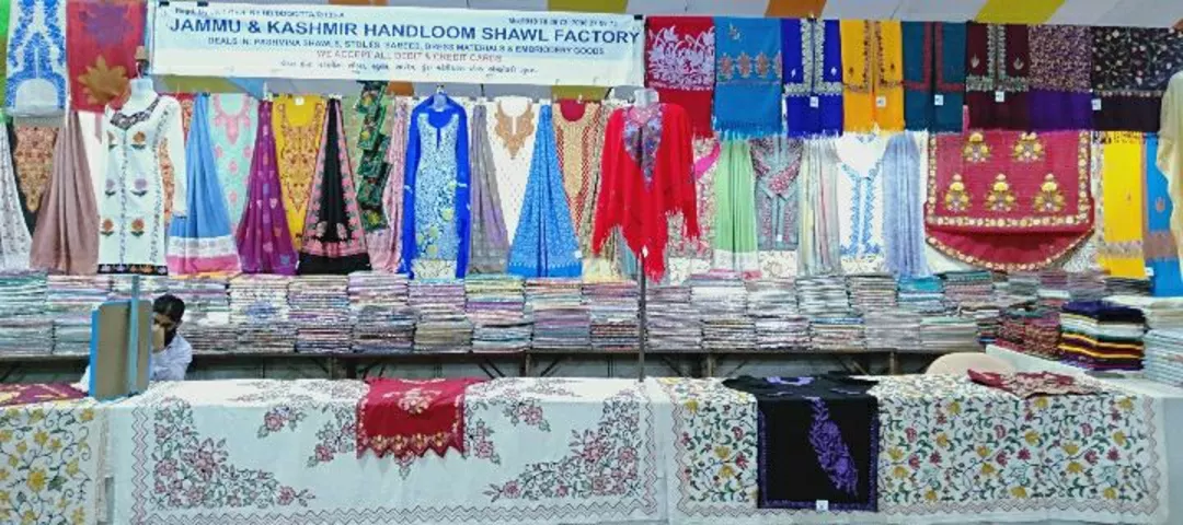Factory Store Images of Handloom Shawl Factory