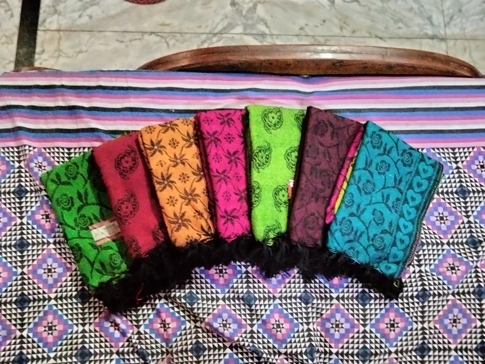 Jacquard shawl uploaded by Jai Shree ram handloom on 6/4/2022