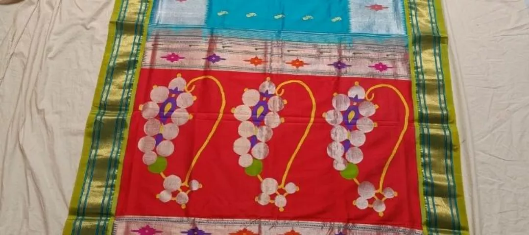 Visiting card store images of Paithani sari
