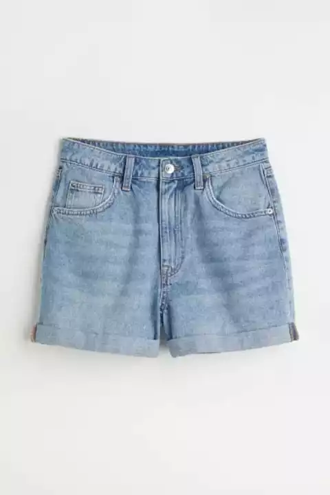 H&M divided shorts  uploaded by The elegant closet on 6/5/2022
