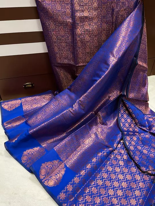 Post image 👆exclusive collection 👆Latest bnarasi copper softy silky fab.Fancy Bnarasi Satan border design Full body copper zari flowers weavingCopper zari Trending in market 😍Soft n shinning pure look Rich jaquerd pallu Jaquerd  blouse Singl n multiple avlibl  offer price only for 1500+$✈️✈️✈️Hurry up hurry up 😍 😍 👆👆book fast 👆👆