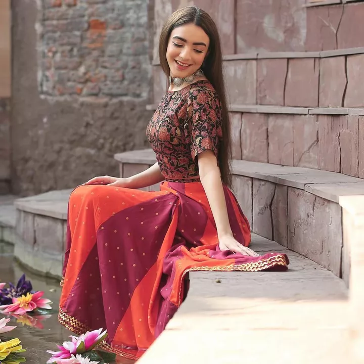 Post image https://chat.whatsapp.com/CvGidVKLJryFUReaNUdbnk
*X lady New launching western lenghha choli*🛍
*Have too many weddings to attend?*🧡💖🧡💖🧡💖🧡💖X- lady gives you the perfect fashion goals to rockany wedding party, in this gorgeous *Maroon &amp; Rust Polka*Jaal Festive Lehenga Crop Top Set. Don't miss this handpickedand beautifully styled collection by Aamna. Check it out today!*Febric:- cotton slub with block printing *🧡💖🧡💖🧡💖🧡💖
Size:- S (36)      M (38)      L. (40)      Xl. (42)      Xxl. (44)
*Price:- 980+$*
❤️🧡❤️🧡❤️🧡❤️🧡❤️Ready to ship 🚢 Maltipal pics available