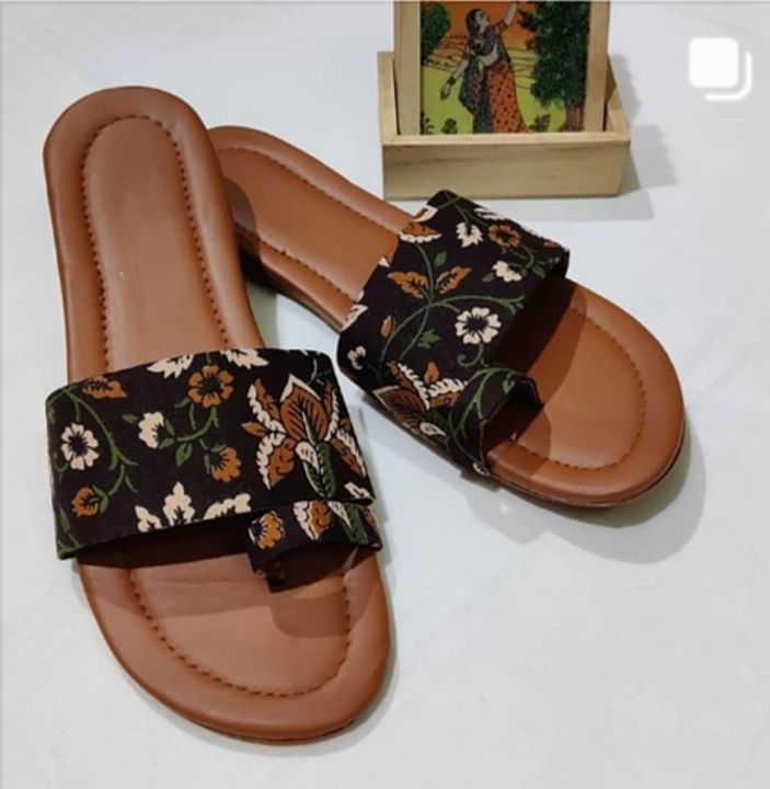 Block print slippers uploaded by Mohit handicraft on 11/1/2020