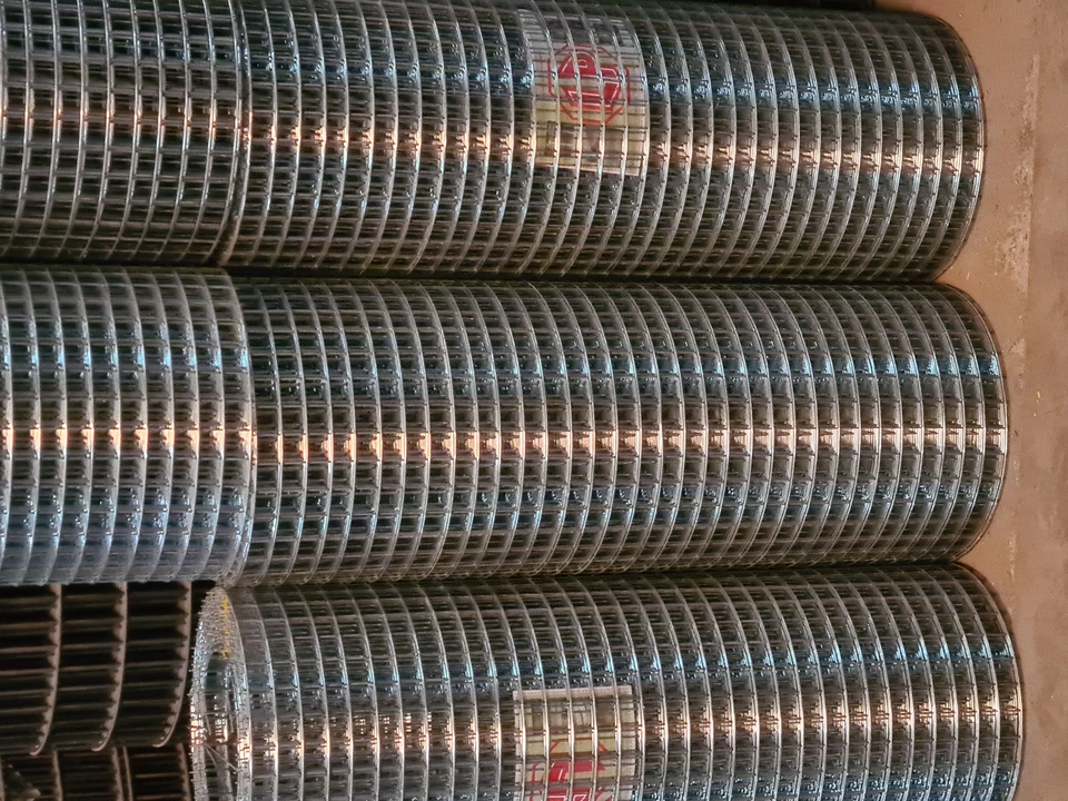 Shiny Galvanized Welded Wire Mesh uploaded by Supar Fine Weld Mesh on 6/9/2022