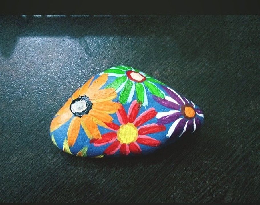 Floral stone painting uploaded by Artistic Soul on 11/1/2020