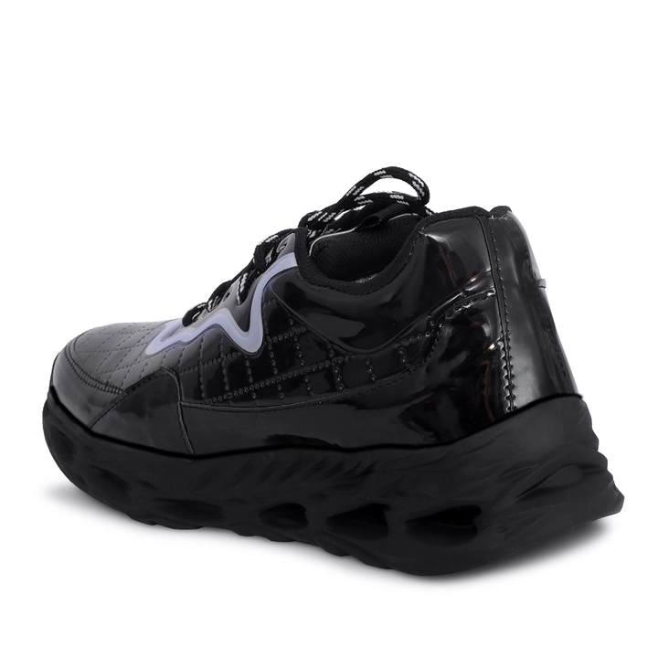 Latest running  shoes  uploaded by Lyzoo trading company on 6/12/2022
