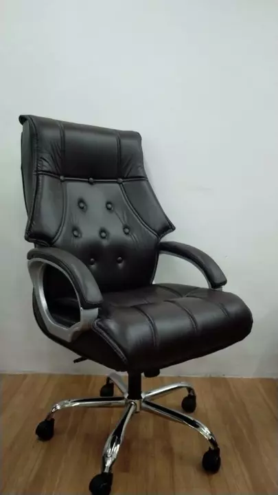 Post image Newly manufactured chairs of all types available in wholesale price